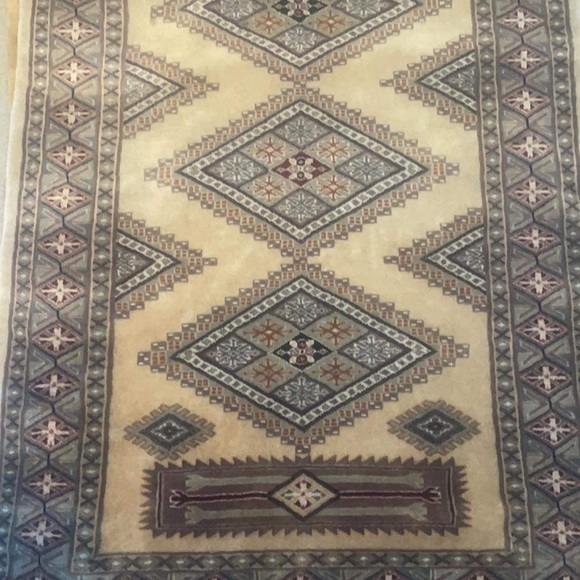 Handmade Persian carpets - Picture 2 of 4